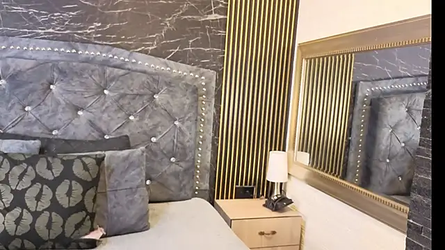 charlotte  G online show from 01-07-26, 10:42