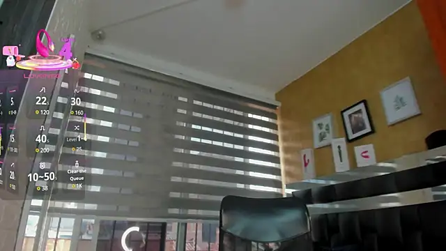 Snapshot of charlotte__G chatting on 03-12-25, 12:36 charlotte G online show from 03-12-25, 12:36