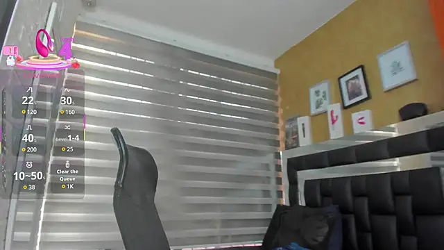 Snapshot of charlotte__G chatting on 03-06-25, 12:52 charlotte G online show from 03-06-25, 12:52
