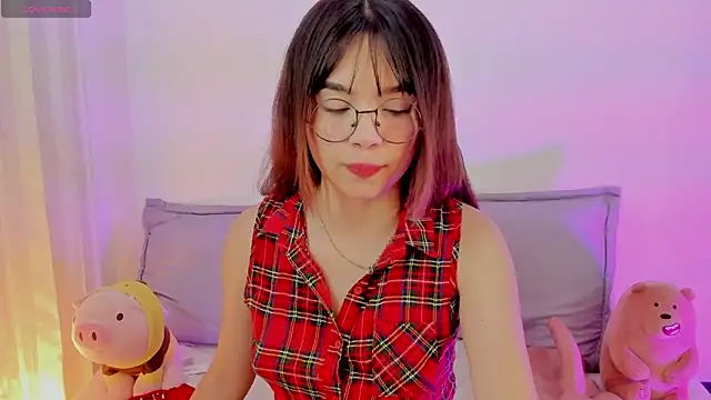 Snapshot of Lovely_celestte chatting on 05-29-26, 01:22 Lovely celestte online show from 05-29-26, 01:22