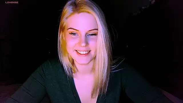 Snapshot of VoluptuousDreams chatting on 03-20-25, 03:58 VoluptuousDreams online show from 03-20-25, 03:58