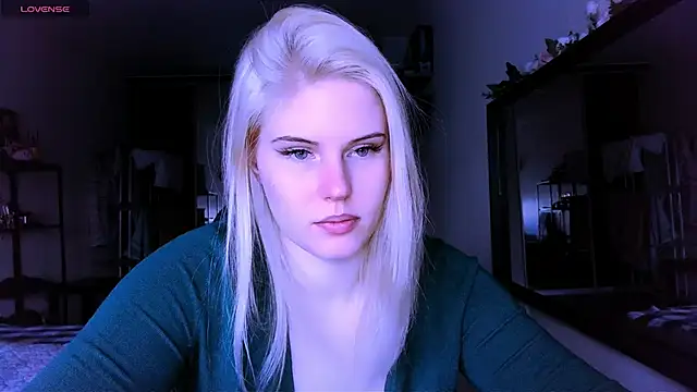 Snapshot of VoluptuousDreams chatting on 03-16-25, 02:55 VoluptuousDreams online show from 03-16-25, 02:55