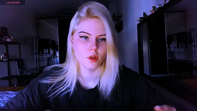 Snapshot of VoluptuousDreams chatting on 03-09-25, 01:04 VoluptuousDreams online show from 03-09-25, 01:04