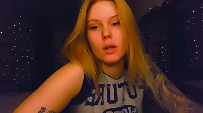 Snapshot of VoluptuousDreams chatting on 12-08-24, 03:13 VoluptuousDreams online show from 12-08-24, 03:13