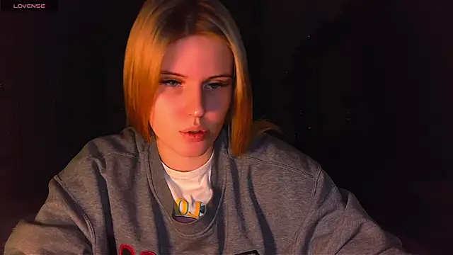 Snapshot of VoluptuousDreams chatting on 02-02-25, 10:06 VoluptuousDreams online show from 02-02-25, 10:06