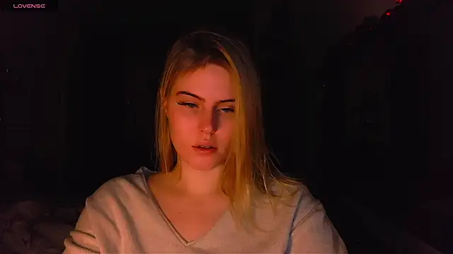 Snapshot of VoluptuousDreams chatting on 02-08-25, 02:49 VoluptuousDreams online show from 02-08-25, 02:49