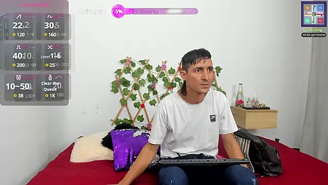 Snapshot of Zamu_1992 chatting on 03-07-25, 03:29 Zamu 1992 online show from 03-07-25, 03:29