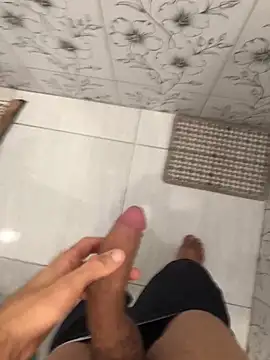 Snapshot of vintin21cm chatting on 10-05-25, 03:03 vintin21cm online show from 10-05-25, 03:03