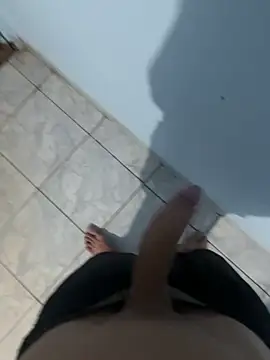 Snapshot of vintin21cm chatting on 11-08-25, 01:20 vintin21cm online show from 11-08-25, 01:20