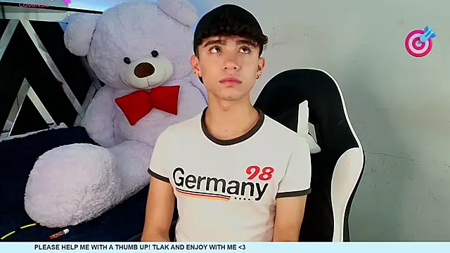 Niico Cruz online show from 02-19-25, 07:39