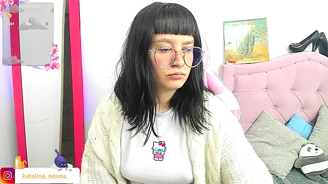 Katalina novoa online show from 11-08-25, 01:20