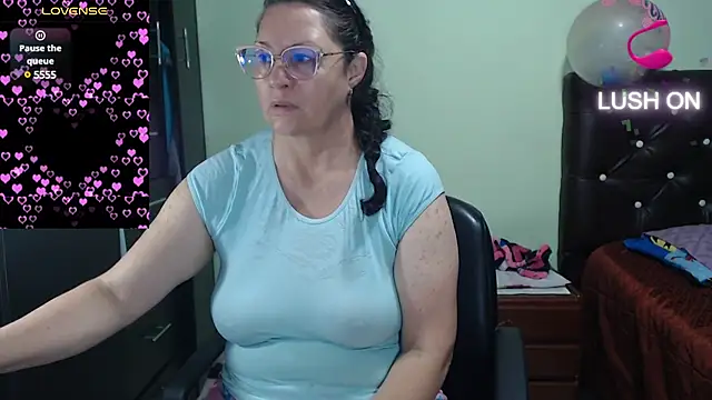 Snapshot of hairyglad69 chatting on 03-18-25, 08:05 hairyglad69 online show from 03-18-25, 08:05