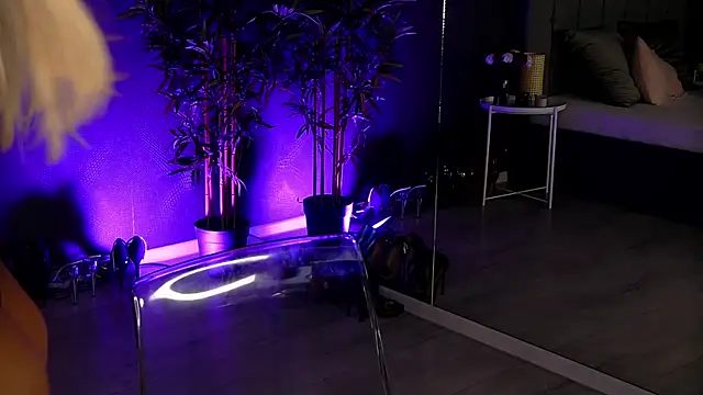 Snapshot of shayblonde chatting on 02-15-25, 12:22 shayblonde online show from 02-15-25, 12:22