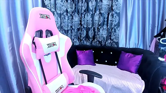 Snapshot of KamilaFoxy chatting on 02-03-26, 06:40 KamilaFoxy online show from 02-03-26, 06:40