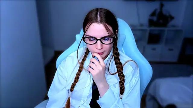 StellaLawless online show from 12-18-25, 12:38