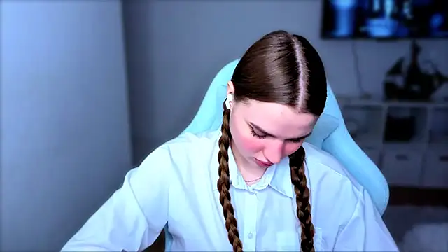 StellaLawless online show from 12-14-25, 10:43