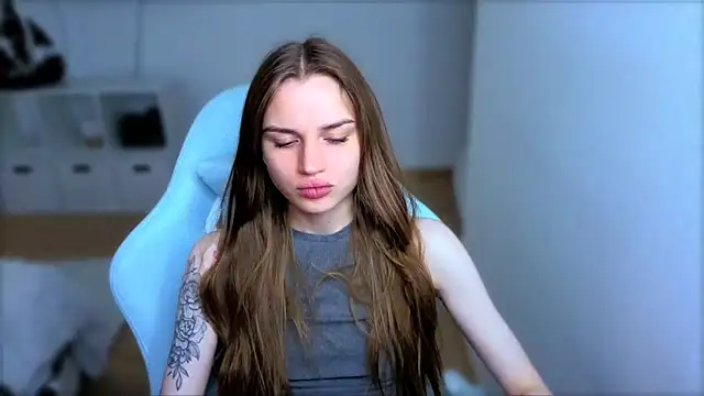 StellaLawless online show from 10-20-25, 11:00