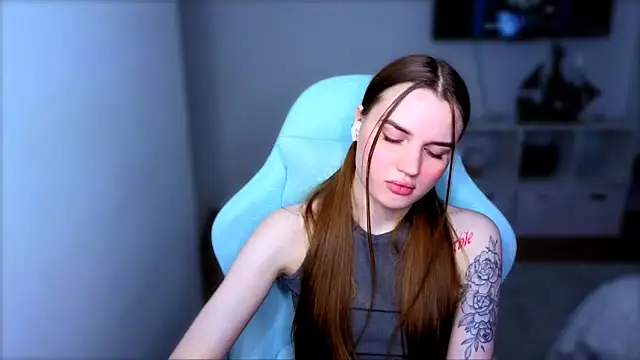 StellaLawless online show from 12-13-25, 08:04