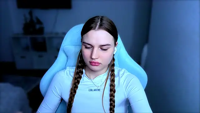 StellaLawless online show from 12-04-25, 12:15