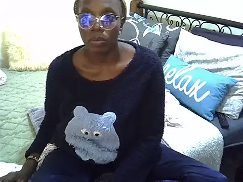 Snapshot of Sweet_Bear chatting on 06-04-26, 05:39 Sweet Bear online show from 06-04-26, 05:39