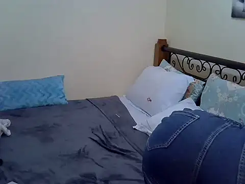 Sweet Bear online show from 10-14-25, 11:44