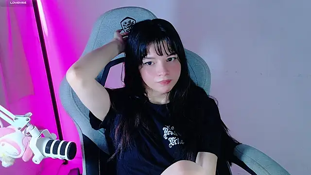 Snapshot of stephybrown chatting on 05-20-26, 09:23 stephybrown online show from 05-20-26, 09:23