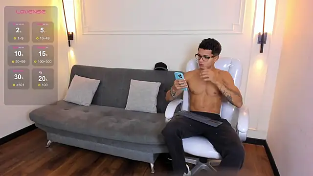 Paradise boy s online show from 11-13-25, 08:46