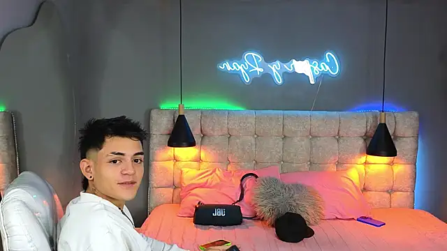 Snapshot of Paradise_boy_s chatting on 12-09-24, 11:24 Paradise boy s online show from 12-09-24, 11:24