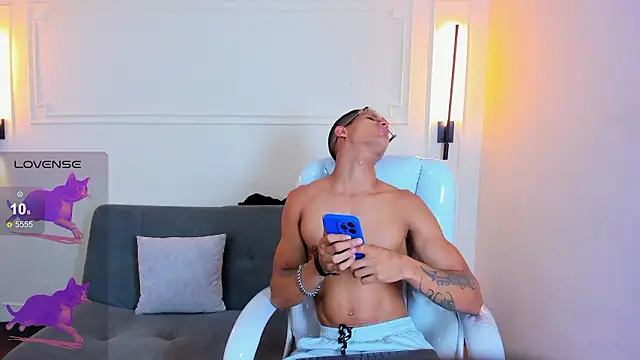 Paradise boy s online show from 02-11-26, 05:35