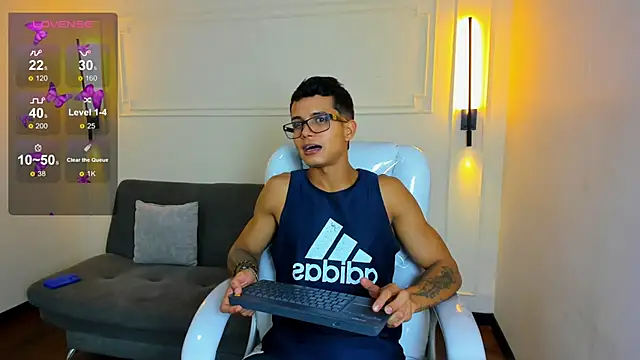 Paradise boy s online show from 12-02-25, 03:47