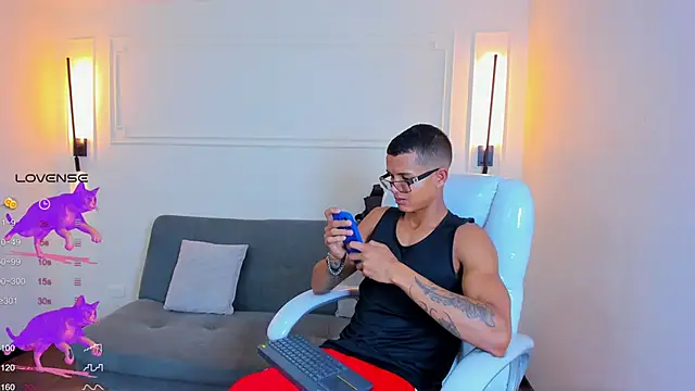 Paradise boy s online show from 02-05-26, 05:20