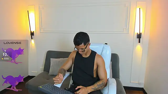 Paradise boy s online show from 03-16-26, 06:21