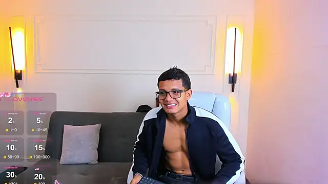 Paradise boy s online show from 04-17-26, 02:31