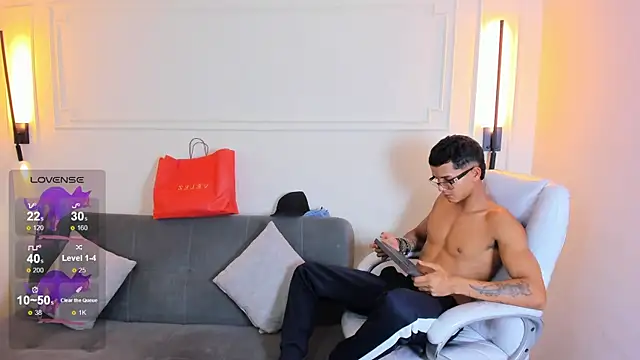 Paradise boy s online show from 01-10-26, 07:42