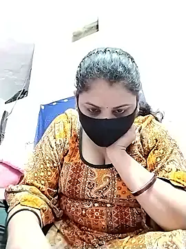 Snapshot of Ruksar-Pathan chatting on 11-01-25, 08:36 Ruksar-Pathan online show from 11-01-25, 08:36