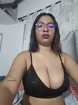 Snapshot of paprika069 chatting on 07-19-26, 05:27 paprika069 online show from 07-19-26, 05:27
