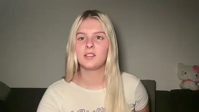 Snapshot of Allylove03 chatting on 07-15-26, 04:14 Allylove03 online show from 07-15-26, 04:14