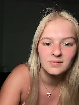 Snapshot of Allylove03 chatting on 04-30-26, 02:13 Allylove03 online show from 04-30-26, 02:13