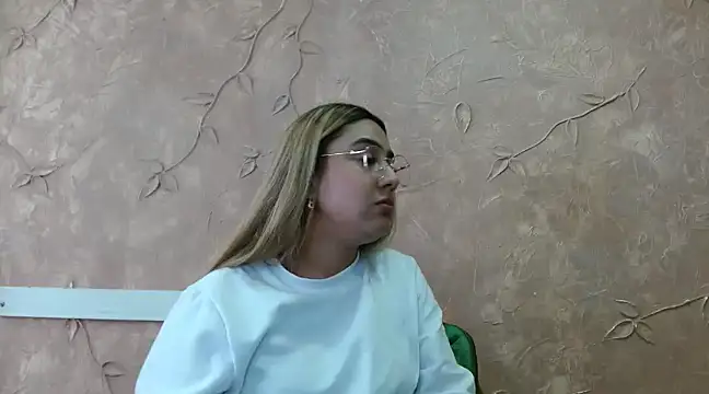 Miabonnett  online show from 03-18-25, 06:17