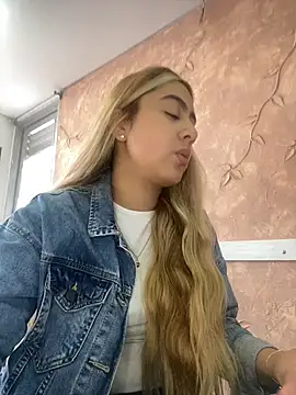 Miabonnett  online show from 11-05-25, 12:08