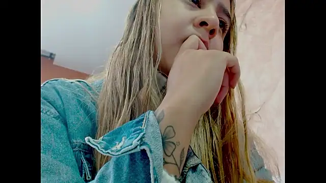 Miabonnett  online show from 01-10-26, 12:22