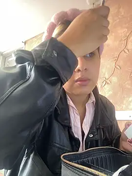 Miabonnett  online show from 12-18-25, 12:31