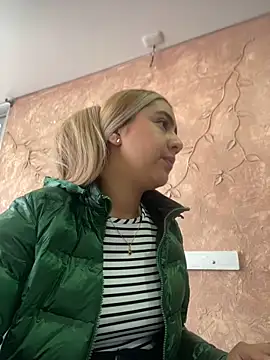 Miabonnett  online show from 10-18-25, 12:07