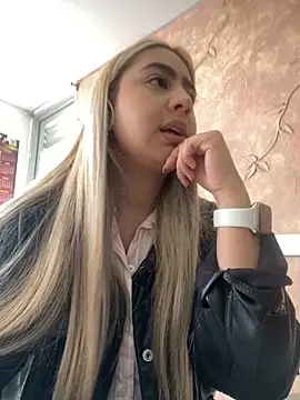 Miabonnett  online show from 10-15-25, 12:02