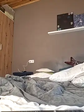 unicka65 online show from 11-22-25, 08:57