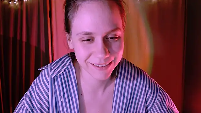 Snapshot of Malinax chatting on 01-06-25, 01:42 Malinax online show from 01-06-25, 01:42