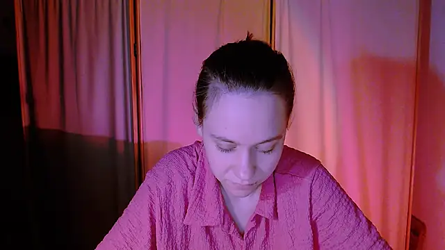 Snapshot of Malinax chatting on 09-18-25, 10:35 Malinax online show from 09-18-25, 10:35