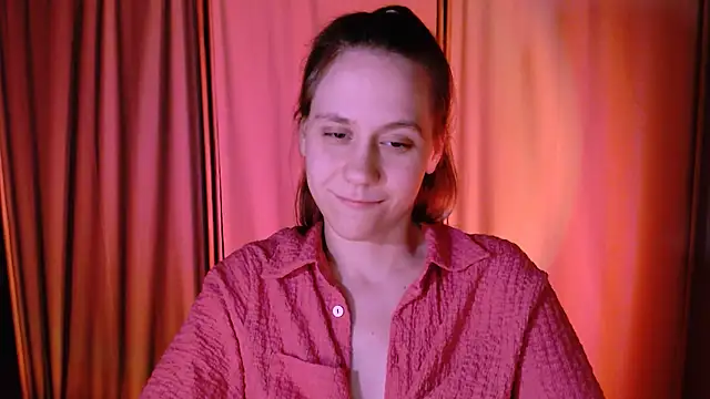 Snapshot of Malinax chatting on 01-17-25, 02:08 Malinax online show from 01-17-25, 02:08