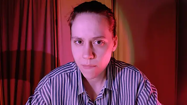 Snapshot of Malinax chatting on 01-14-25, 11:37 Malinax online show from 01-14-25, 11:37