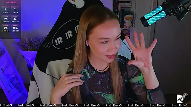 Emili1- online show from 12-16-25, 04:22